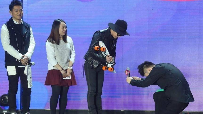 中宣部|四大卫视台被广电约谈，芒果、蓝台首当其责！疯狂造星还能撑多久