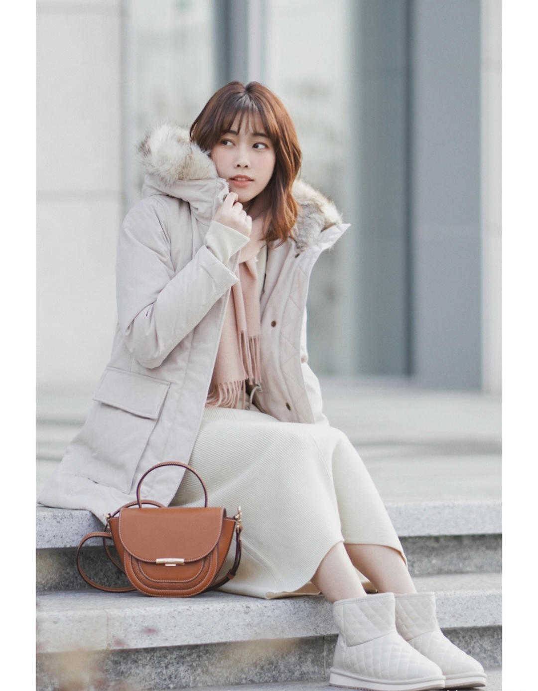 颜色 秋天就穿羽绒服？小姐姐特推5款，跟着小编学起来，又时尚还保暖