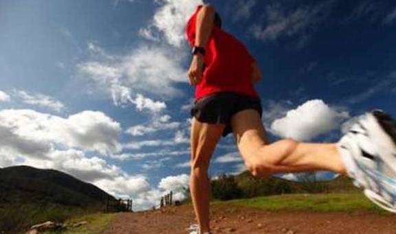 肾脏|肾衰竭的人，身体会发出4个“求救信号”，你若没有，偷偷高兴吧