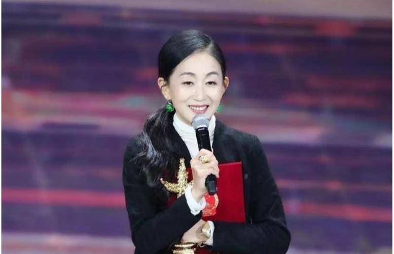 角色|她是特立独行的高干子弟，拿到演员的大满贯，却坚持守不婚不育