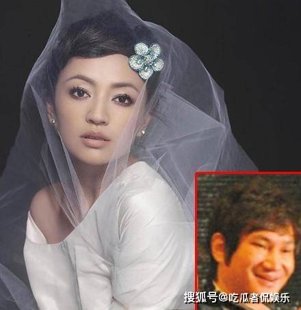 16 2010年,罗海琼与费麒结束了五年的恋爱关系,走进了婚姻的殿堂,在