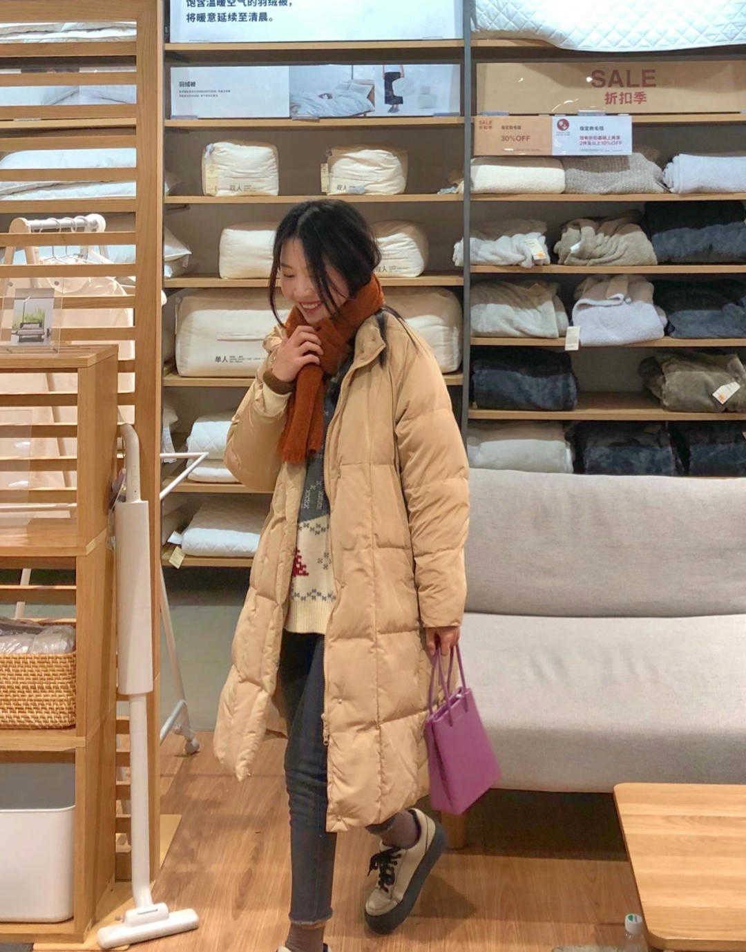 颜色 秋天就穿羽绒服？小姐姐特推5款，跟着小编学起来，又时尚还保暖