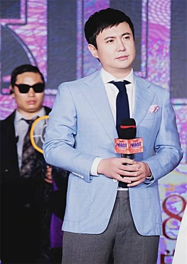 喜剧|春节档8部影片，他独占3部，与老搭档分开，票房要超越吴京？