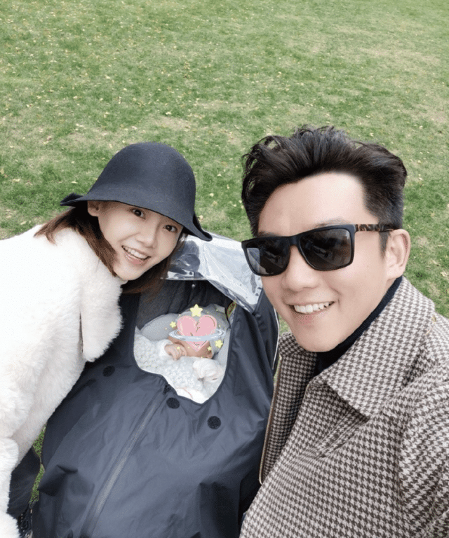 邓超|陈赫晒迪士尼一日游，和邓超鹿晗搞怪摆拍，小花带安安开心的游玩