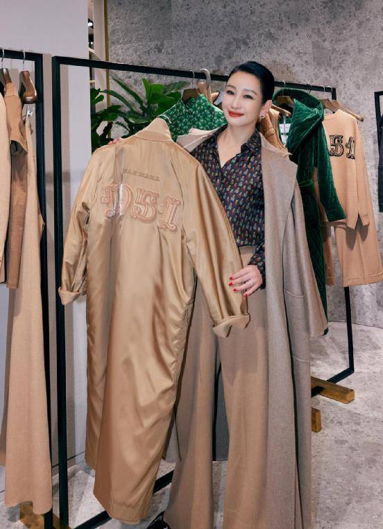 设计 秦海璐气质真是不一般,毛衣开衫搭休闲裤,温柔优雅魅力十足