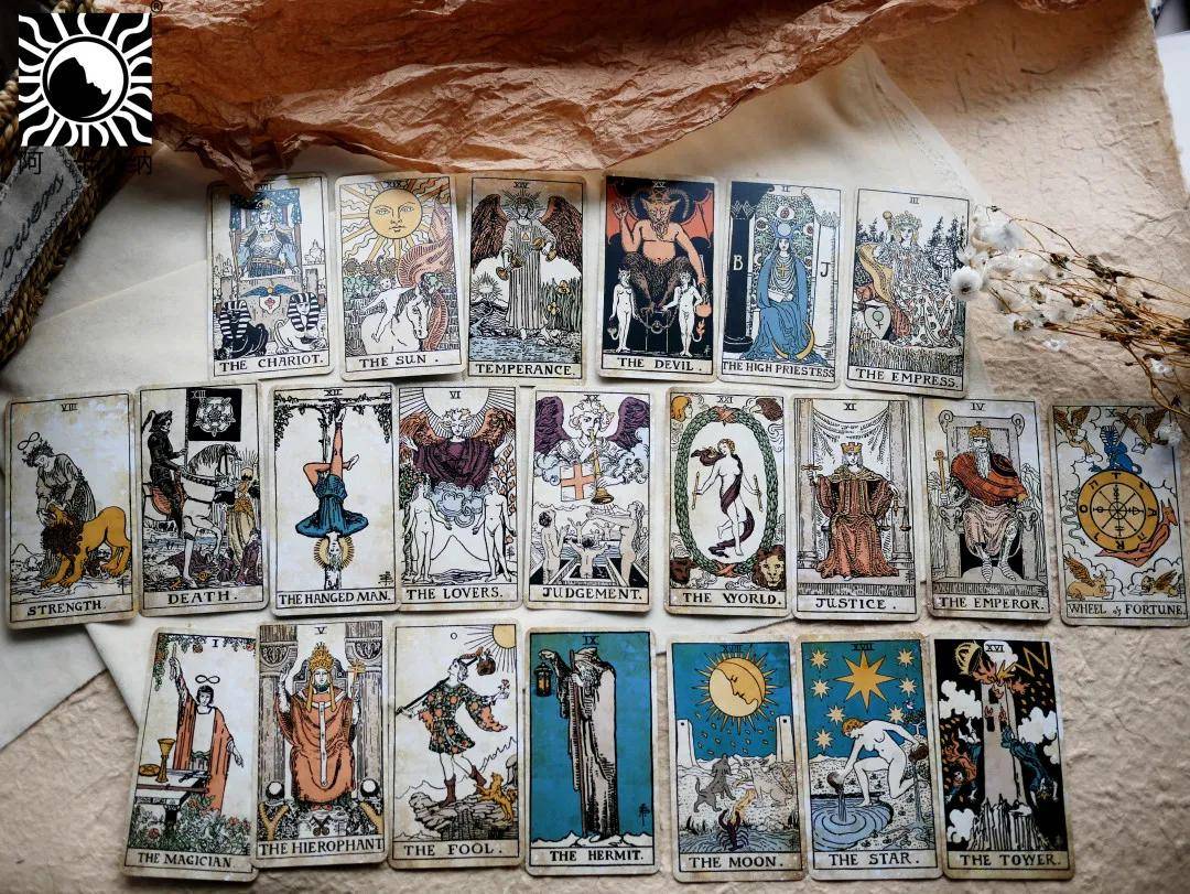 阿卡纳 | 复古维特塔罗牌开箱测评,get到你的审美了吗?_纳纳