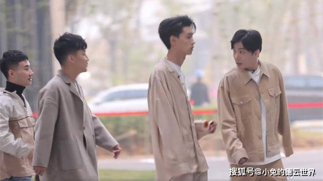 节目组|德云社陶阳开始跨界，与老秦等一起录制综艺了，网友：总比闲着强