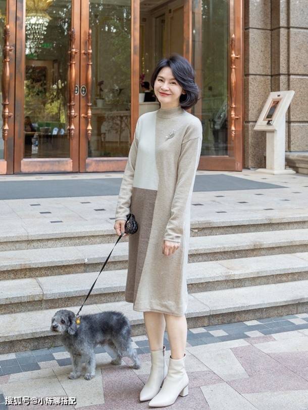 马甲 秋冬穿搭清单，就跟着这位50+女人选，照着穿保暖又高级
