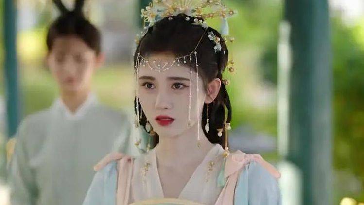 李府|鞠婧祎新剧又“扑”了，豆瓣开分仅4.3，只怪她的古装实在太美了