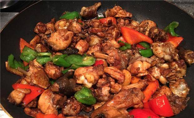 如何做炒鸡又好吃又简单 1b46042bd0e043bdaa14ea64da23897c.jpeg
