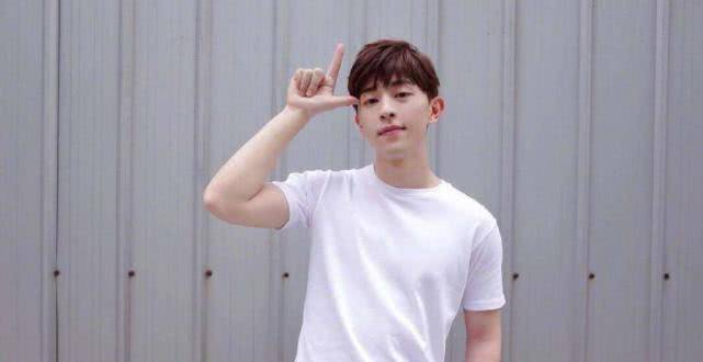 邓伦|抠门、蠢萌、自带笑点，细数娱乐圈中已走红的“宝藏男孩”！