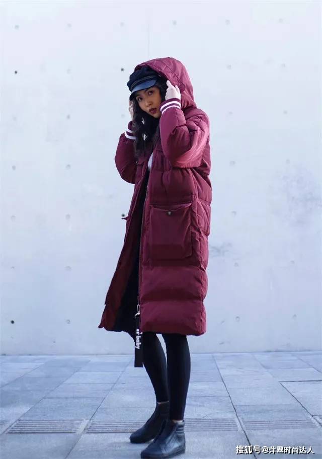 休闲型 打底裤“过时”了，今冬火了这款“无痕裤”，搭羽绒服显瘦又时髦