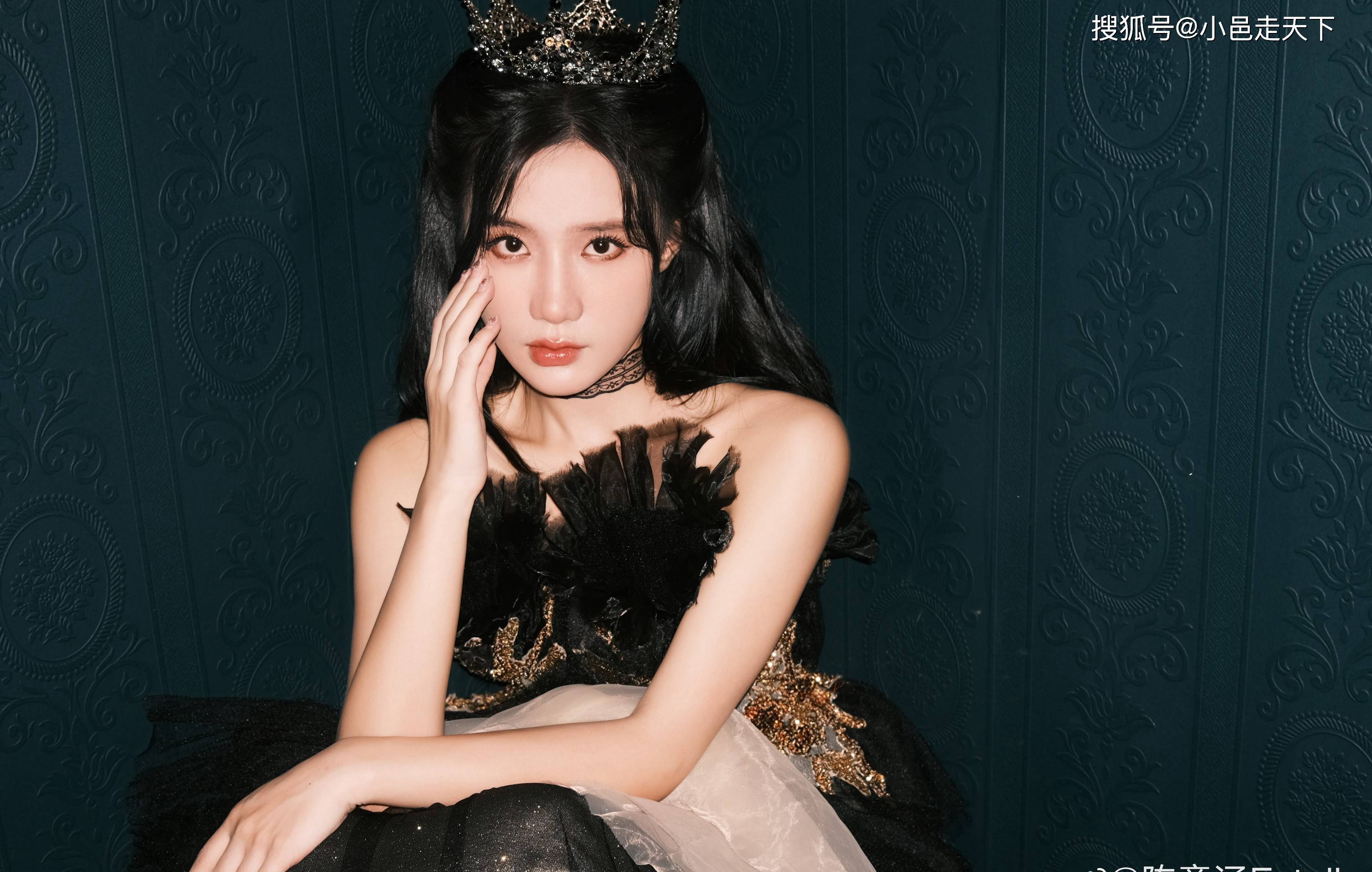 写真 陈意涵黑色系高贵优雅纯情写真