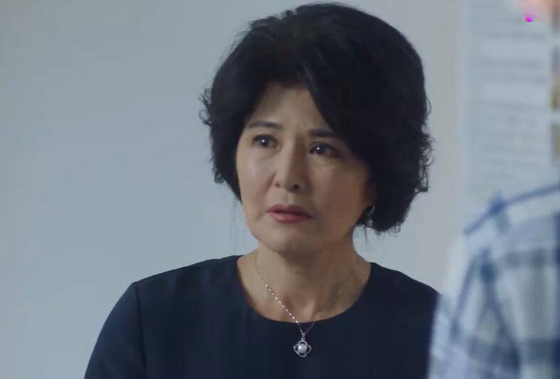 前规则》里郑恺的超级妈妈贾枚;《咱们结婚吧》里柳岩的妈妈蓝彩萍