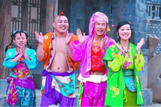 沈鹤|“东北丑角”小沈阳的爆红史，他的过气，真是吃了没文化的亏？