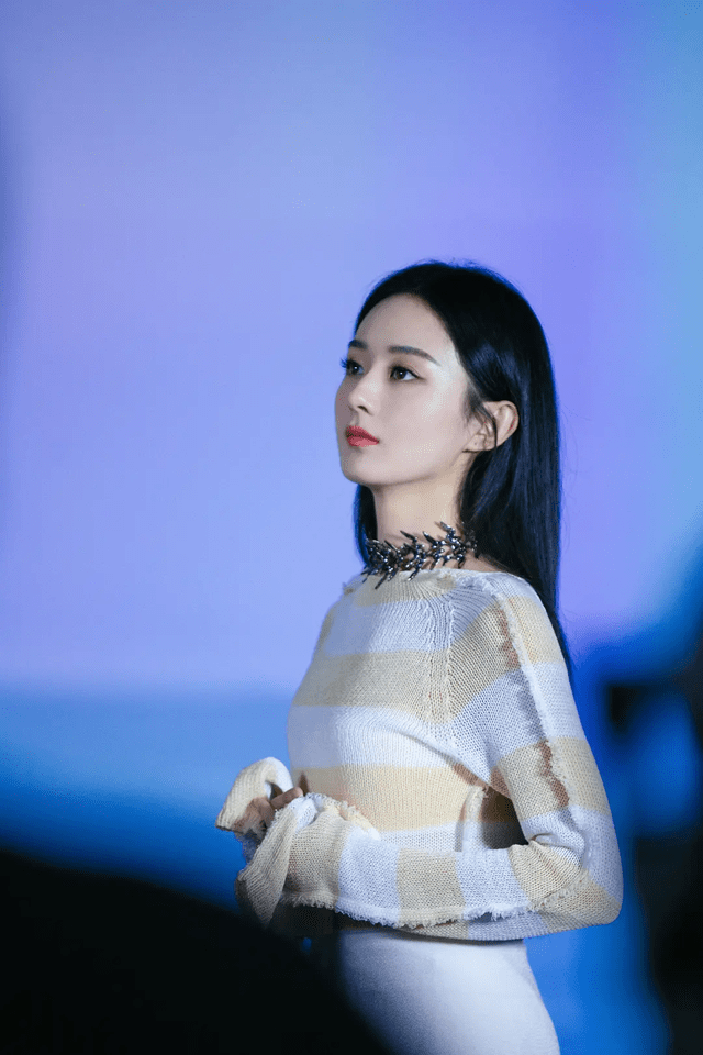 双颖“黑长直”惊艳众人的12位女星，双颖甜美娜扎性感，王祖贤难超越