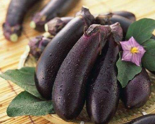 打了激素的茄子怎么分辨 卖菜大爷透露其中猫腻 3种白送也不要 花萼 全网搜