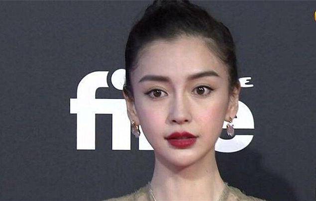 杨颖女明星生图，杨幂和杨颖暗中较劲？娜扎和关晓彤同台，谁更美？