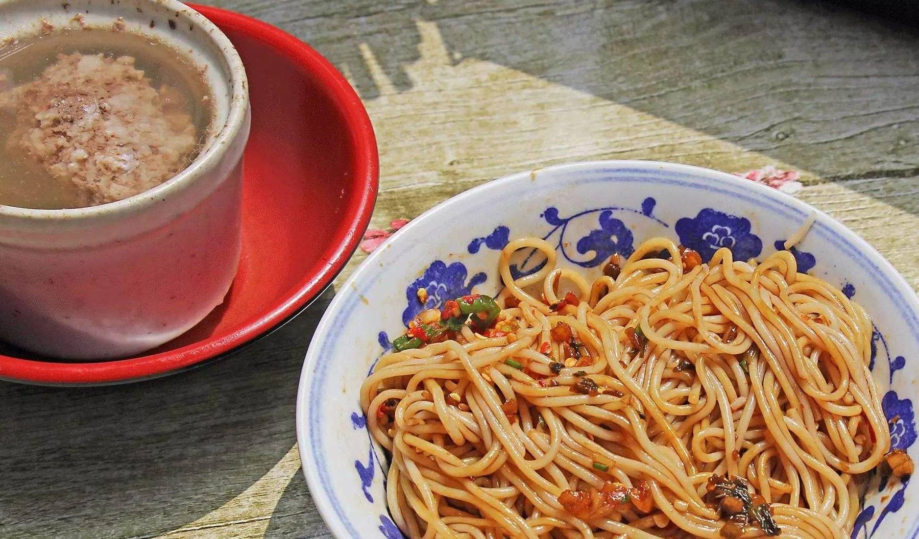 店家|早起很困难?南昌老表喊你起来嗦粉,一顿下来五块钱不到!