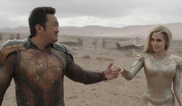 圣娜|《永恒族》好多CP组合！不只三角恋、男男恋，还有英雄暧昧超可爱