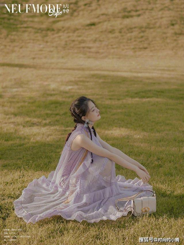 耳环 徐璐越来越美，一组田园风时尚大片，穿出活泼俏皮的少女感