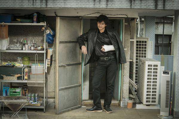 刘冠廷|影／《诡扯》致敬《无间道》！千字文感动梁朝伟 自拍16秒力挺