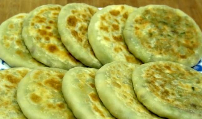 虾皮|入冬最应该吃的一道菜,5毛钱买一斤,做成一道面食,全家爱吃