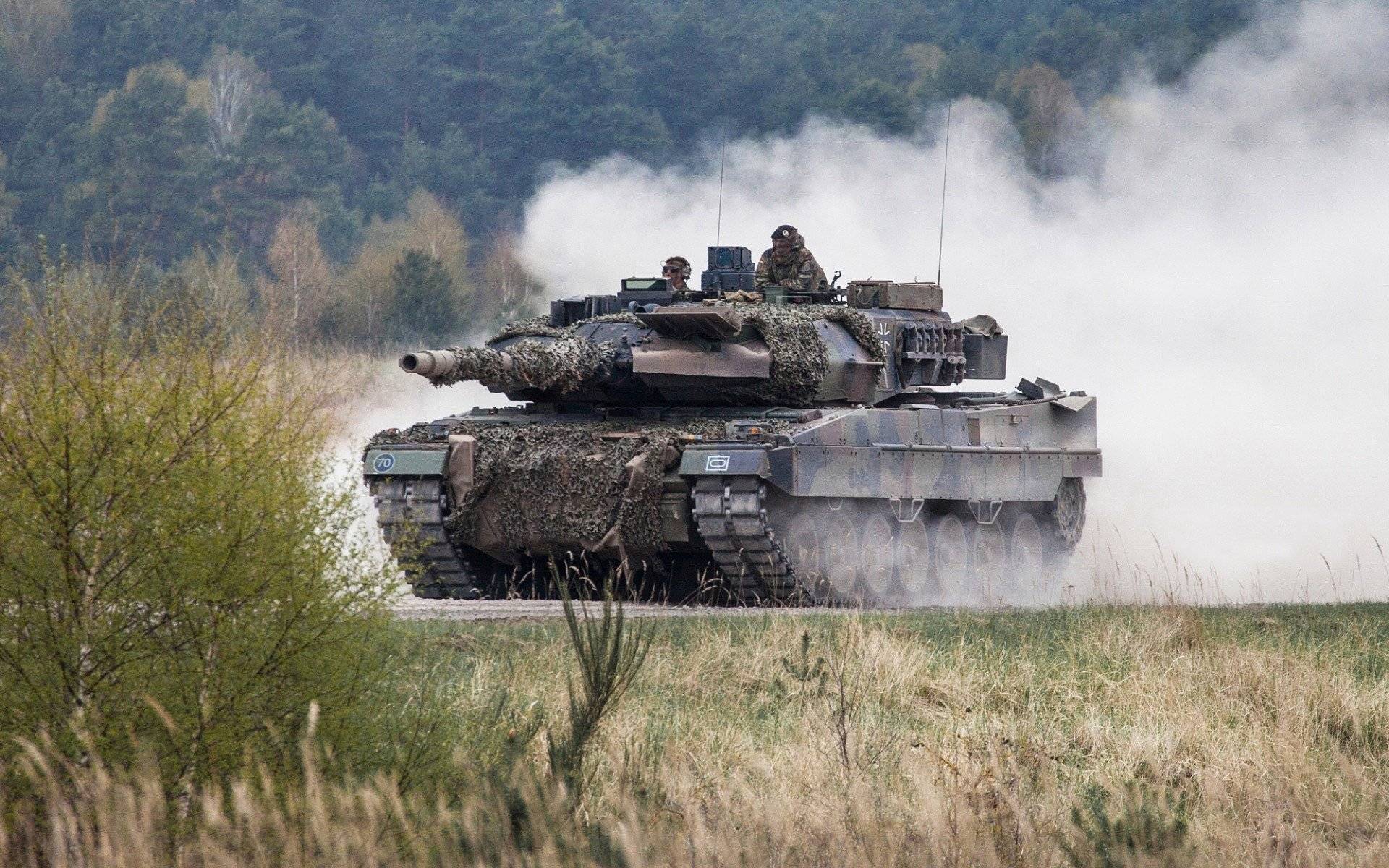 有多少国家装备德国豹2坦克?这个横跨欧亚两洲的国家拥有300辆
