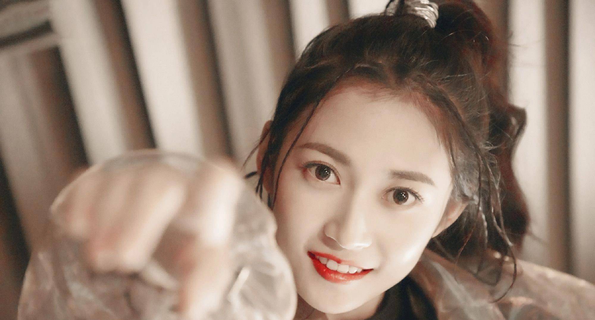 高挺古装美女陈钰琪