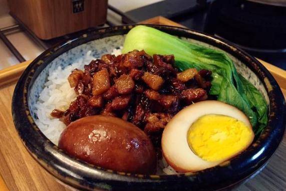 熬汤汁卤肉 4e89eb121aef471f86e1f48b31674d18.jpeg