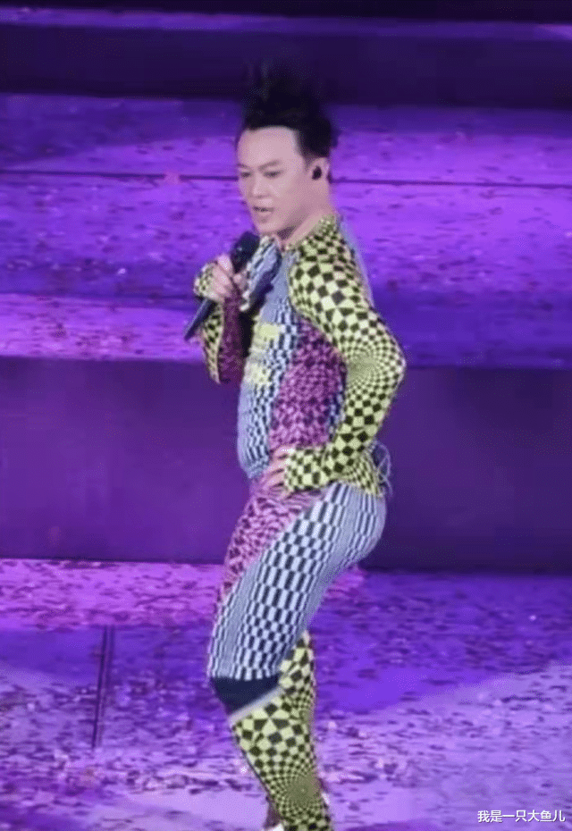 郭富城 明星造型能有多奇葩！刘德华露背装领先时代，陈奕迅有点辣眼睛