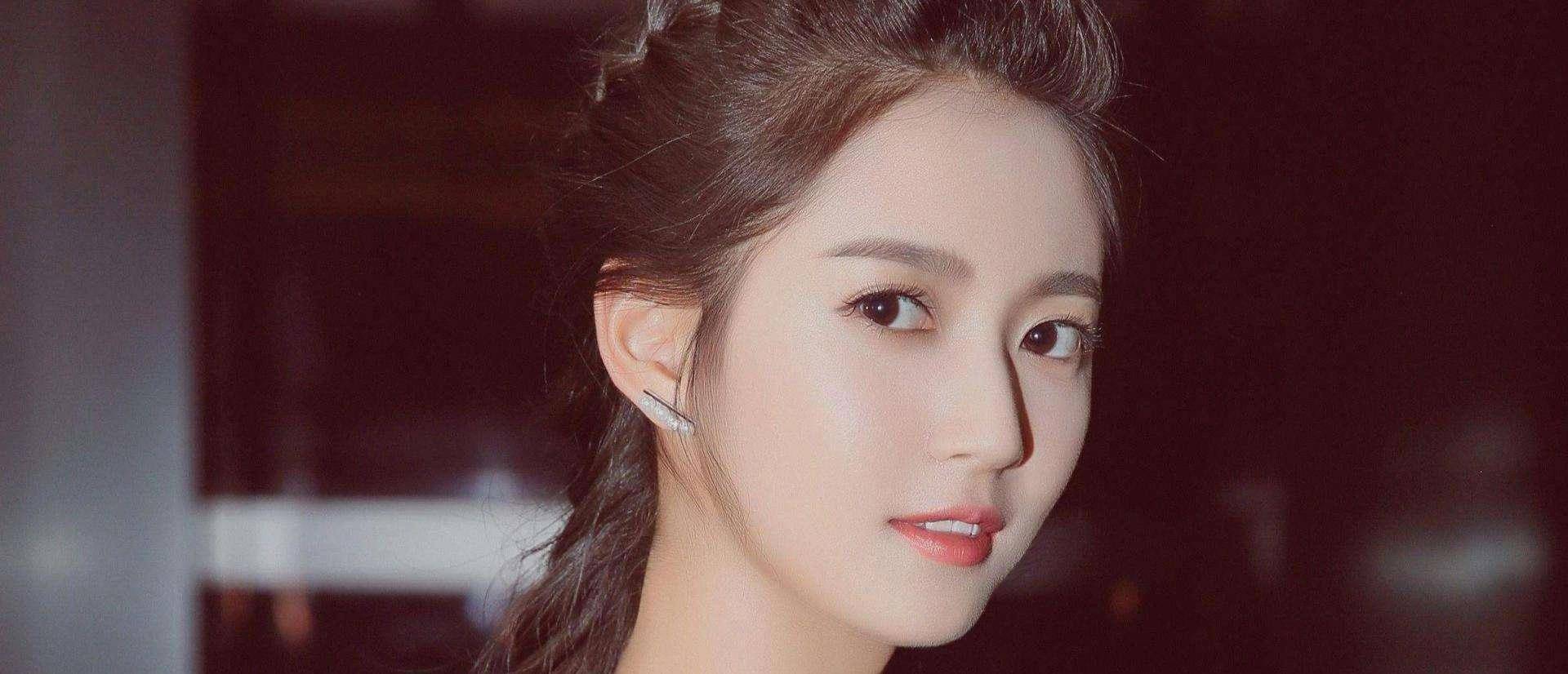 高挺古装美女陈钰琪