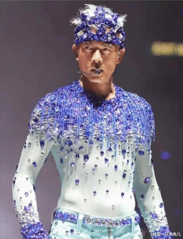 郭富城 明星造型能有多奇葩！刘德华露背装领先时代，陈奕迅有点辣眼睛