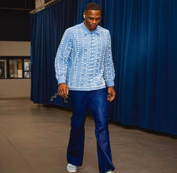 个人威少卖货遭网爆！引来一片骂声：盼他专注打球，这些对湖人没帮助