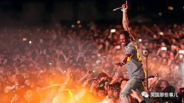 travis音乐节踩踏引众怒之前各种煽动粉丝挤踏前科被扒网友判他过失