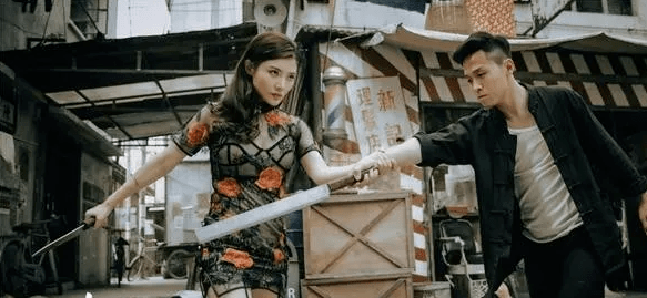 大嫂|“大嫂专业户”徐冬冬新片造型火辣，打戏精彩，但槽点很多！