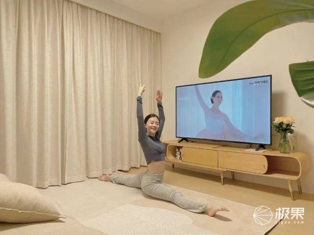 时尚博主的灵感之光！荣耀智慧屏X2：开机秒入画精致度满分