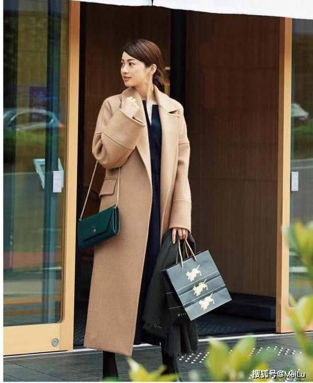 黑色 冬天的办公室，凭什么美得高级？3个技巧、15套搭配，手把手教你