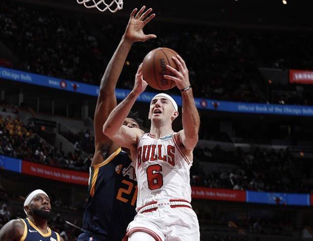 卡鲁索揭离开洛城内幕 主动降薪仍未留队_公牛