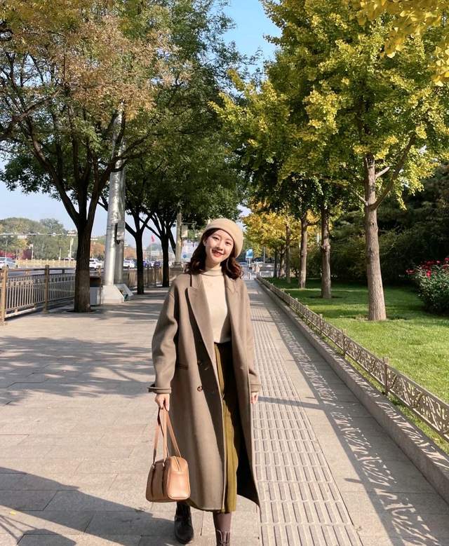 服装 不想成为别人眼中的“大妈”，穿对了很关键，可以试试裙装穿搭