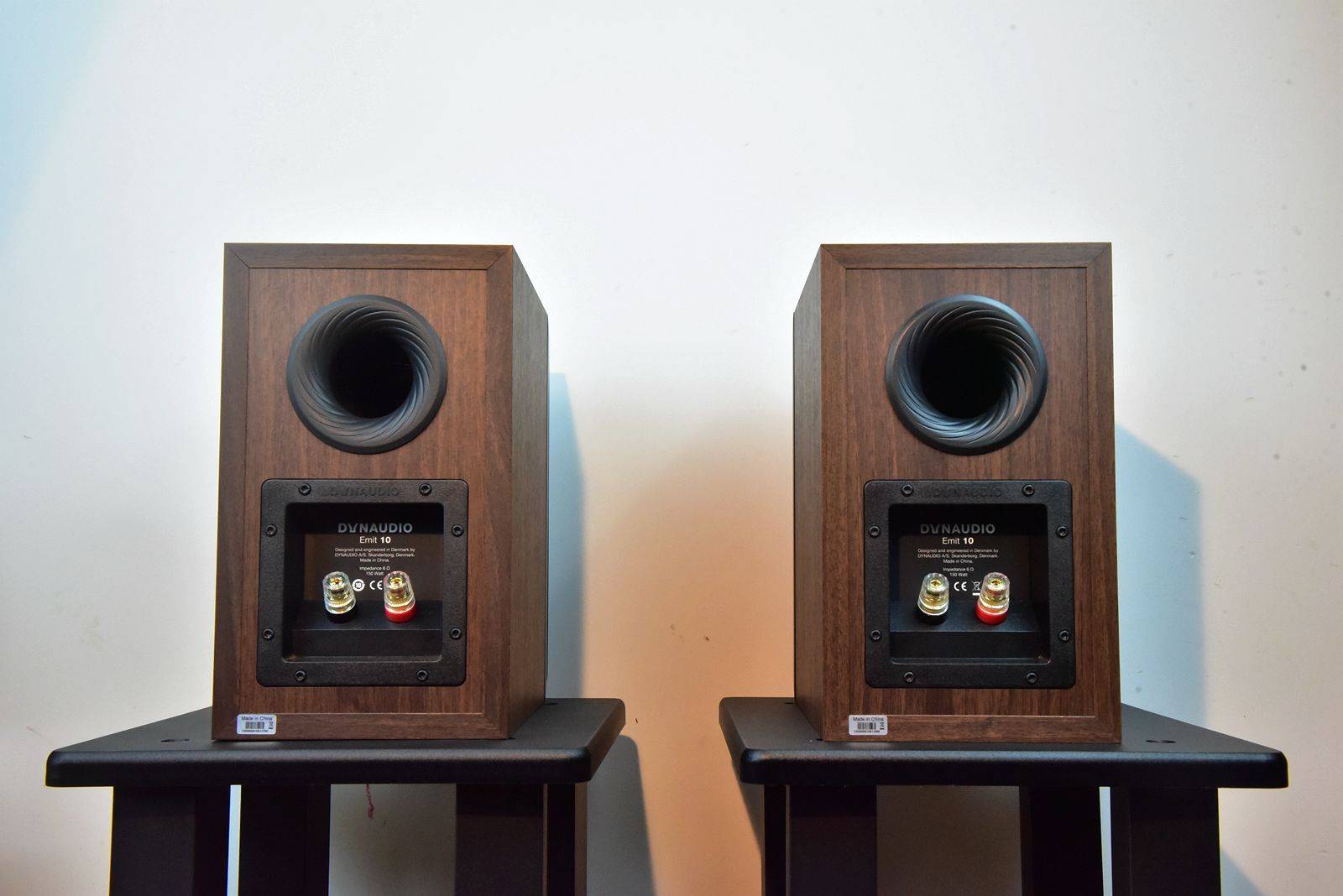 设计细节足以验明正身丹拿新意境emit20无源书架箱体验