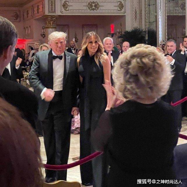 颁奖礼 今年复古风吹得非常火热，就连鞋子也要来一趟复古之旅