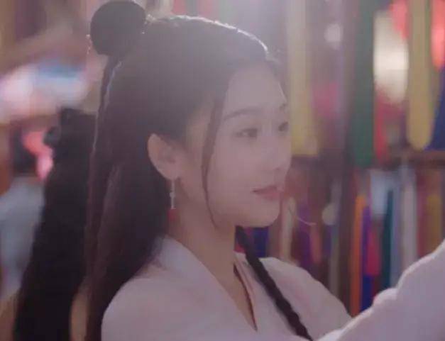 陈伟霆|《斛珠夫人》开播遭吐槽，杨幂状态不佳全靠滤镜，陈伟霆溜肩被嘲