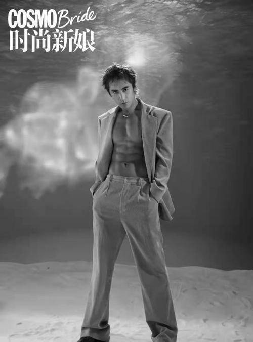 设计 随着年龄的流逝，钟丽缇照旧富态