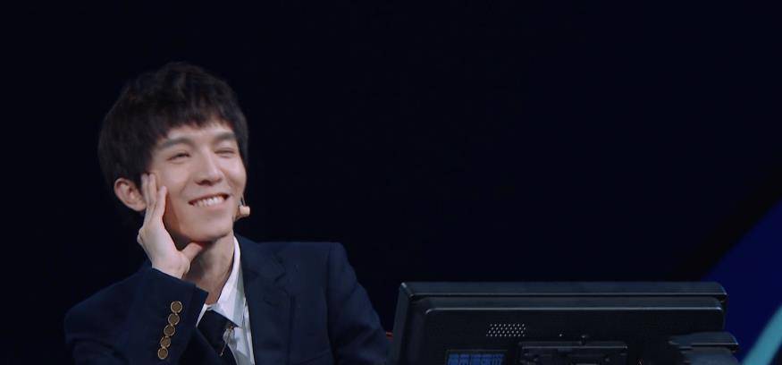 演技|张雪迎模仿紫霞眨眼被吐槽，综艺翻拍是重现经典还是东施效颦？