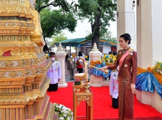心思|诗妮娜费劲心思，扶持清秀新侍女成功上位，主仆二人同登海报
