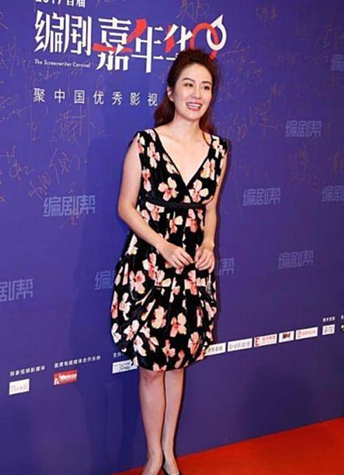 身材 叶璇穿搭“翻车”了,丰满身材还穿宽松裙,看着不高级,有点显老