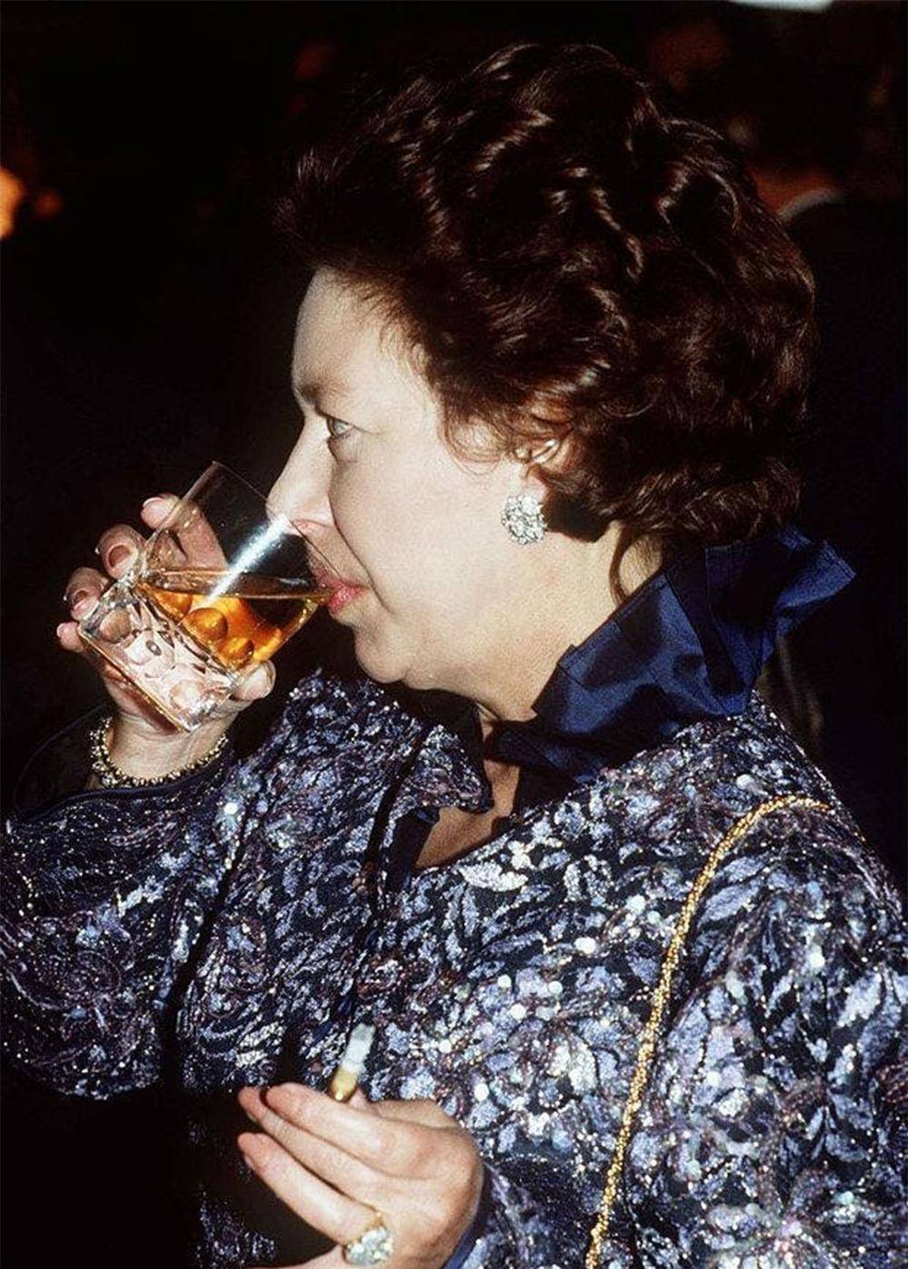 操碎心的玛格丽特公主:吸烟酗酒情史混乱,后半生花钱续命_彼得·汤森