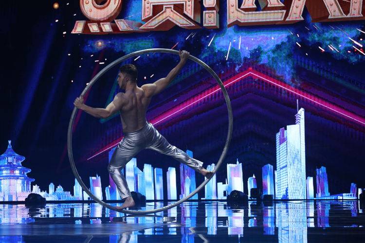 梦想|《点赞！达人秀》女版“洪金宝”苦练武术20年，被谢霆锋邀请合作