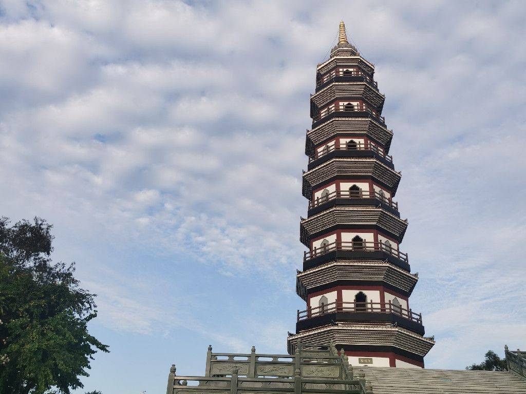 佛山石湾宝峰塔,二百年后重新矗立在大雾岗,成禅城的地标性建筑_文创